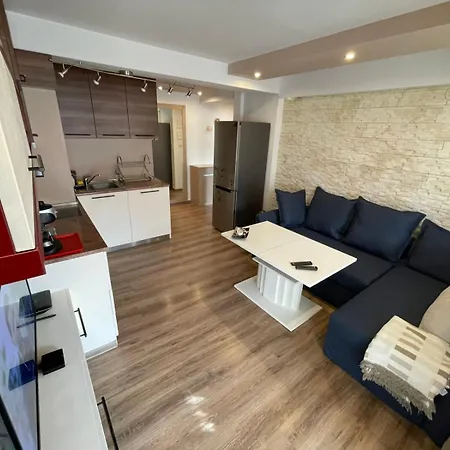 Premium Nomad's Suite-near Subway-terrace *